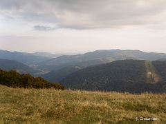 Vue vers les Vosges Alsaciennes et au loin la Plaine d'Alsace en direction de Mulhouse